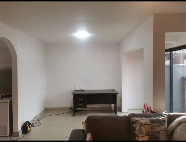 3 BEDROOM HOUSE FOR SALE IN CLAYFIELD
